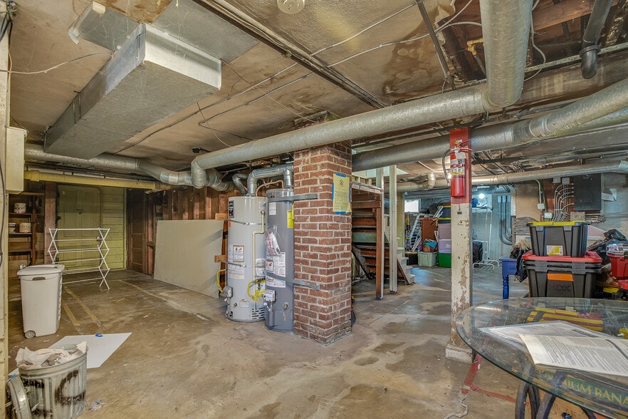 More Photos Of 1626 SE Alder St, Portland Apartments For Sale