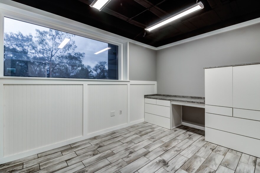 More Photos Of 25300 Lorain Rd, North Olmsted Medical For Lease