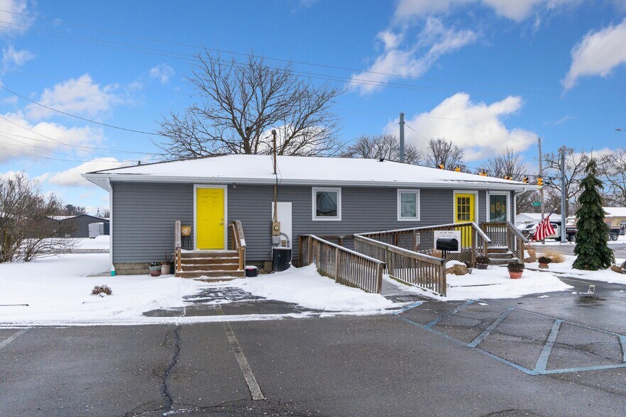 More Photos Of 308 S Scott St, Warsaw Office For Lease