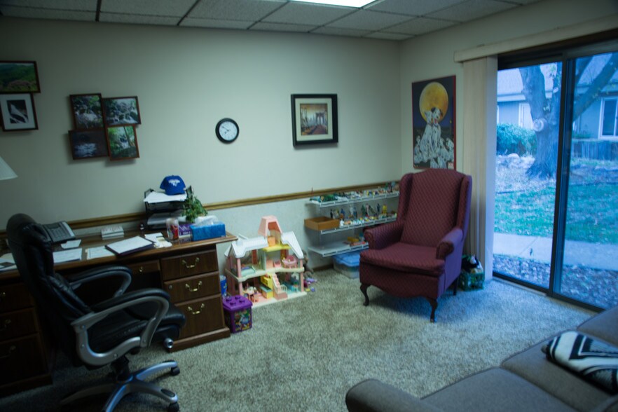 More Photos Of 601 N Mur-Len Rd, Olathe Office For Lease