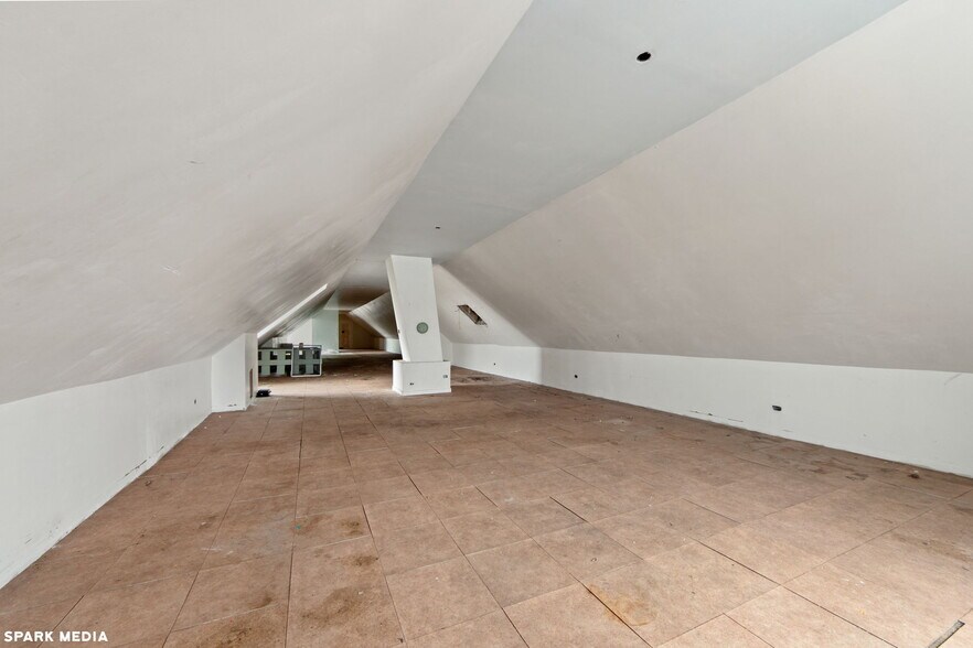 More Photos Of 4800 S Wood St, Chicago Storefront Retail Residential For Sale