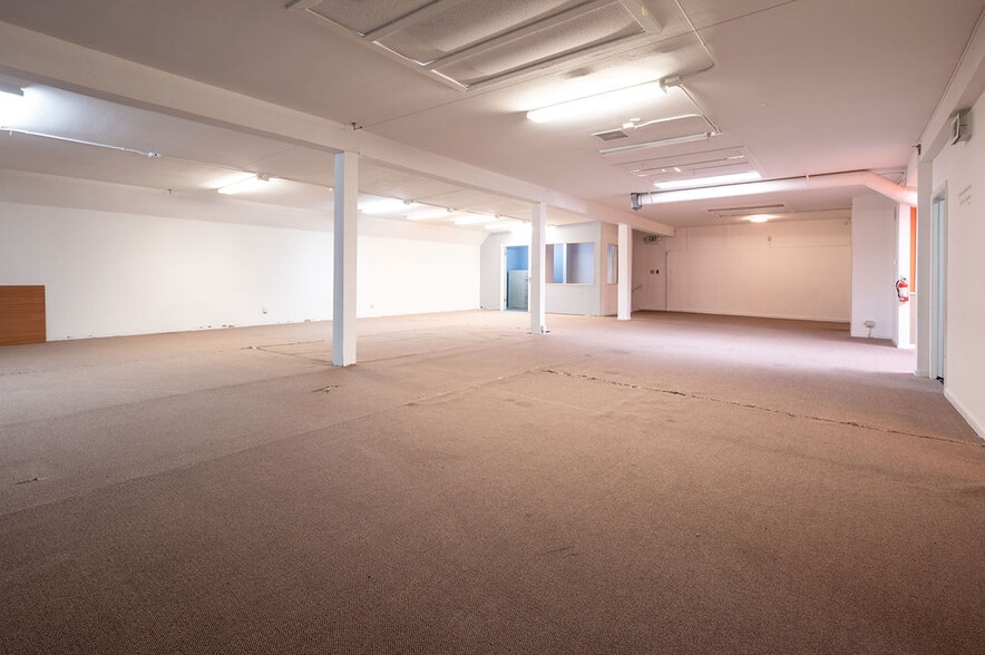 More Photos Of 5935-5937 Mission St, Daly City Warehouse For Lease