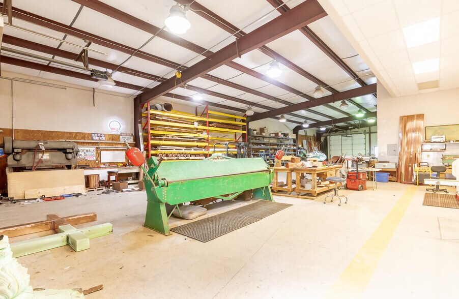 More Photos Of 1034 Story Ave, Louisville Light Manufacturing For Lease