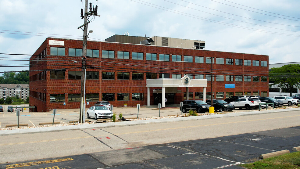 Primary Photo Of 3 Parkway Center, Pittsburgh Medical For Lease