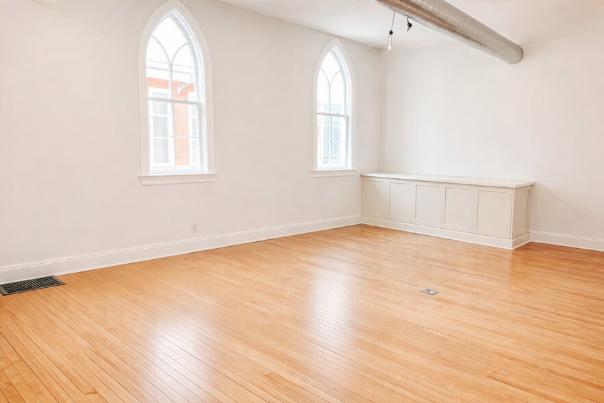 More Photos Of 205 W Main St, West Dundee Office For Sale