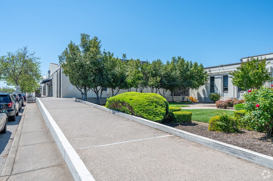 More Photos Of 5011-5115 Dudley Blvd, Mcclellan Serviced Offices For Lease