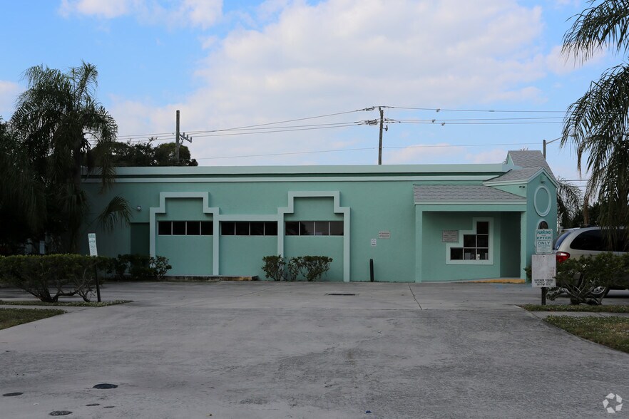 More Photos Of 100-104 Indiantown Rd, Jupiter Medical For Sale