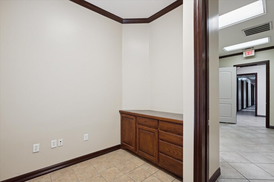 More Photos Of 3403 N Beach St, Fort Worth Medical For Lease