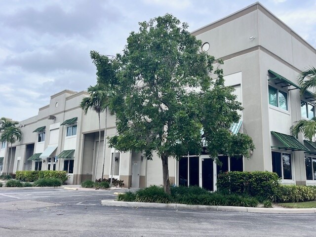 More Photos Of 1510-1556 SW 13th Ct, Pompano Beach Showroom For Sale