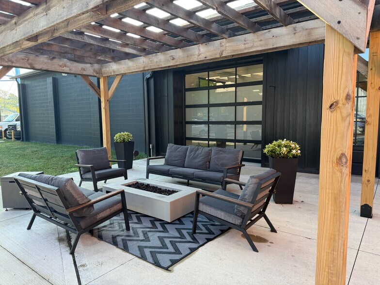 More Photos Of 213 S Chillicothe St, Plain City Coworking Space