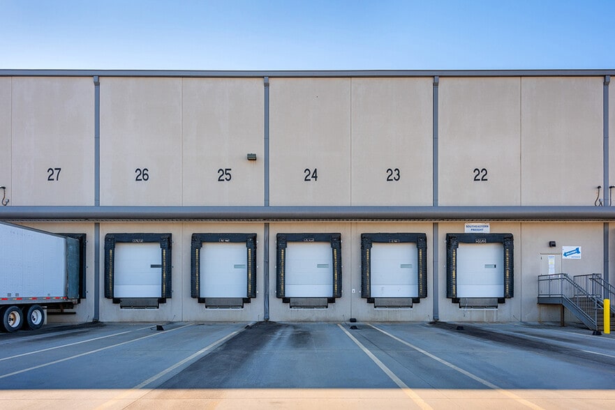 More Photos Of 885 Paragon Way, Rock Hill Warehouse For Lease