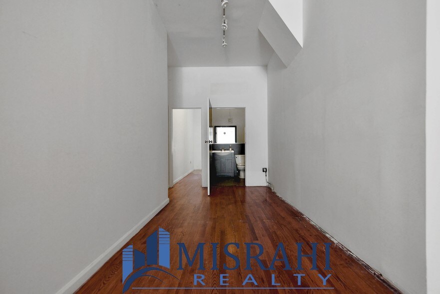 More Photos Of 42 Avenue B, New York Apartments For Lease