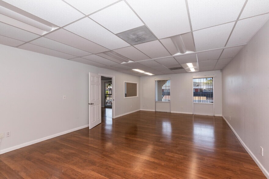 More Photos Of 266 S Magnolia Ave, El Cajon Office For Lease