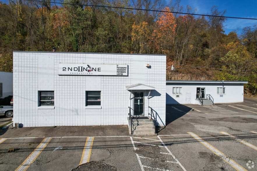 Primary Photo Of 1825-1827 Golden Mile Hwy, Pittsburgh Light Distribution For Lease