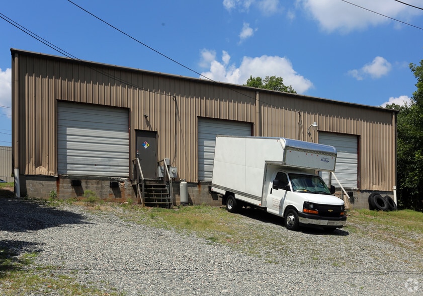 More Photos Of 117 E Bodenhamer St, Kernersville Freestanding For Lease