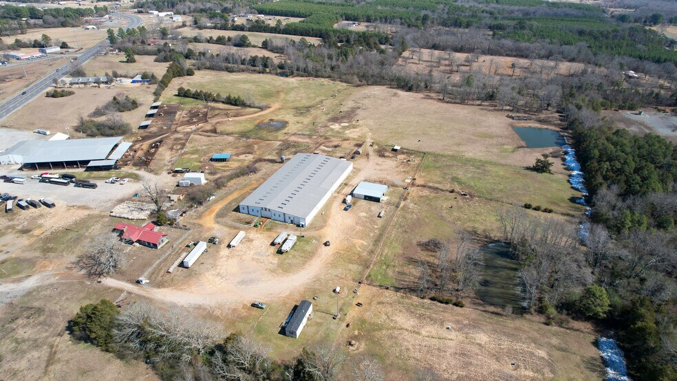 More Photos Of 99 Stacks Dr, Damascus Horse Stables For Sale