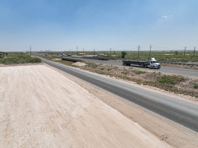 More Photos Of 850 W I-20, Penwell Warehouse For Lease