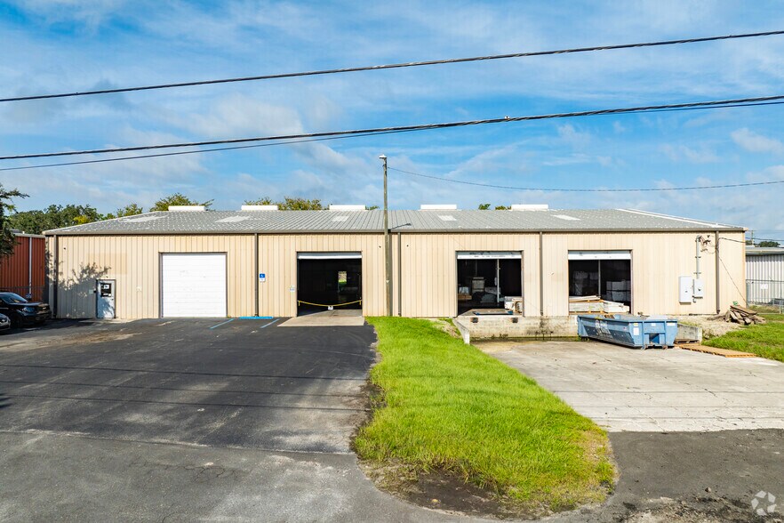 More Photos Of 7818 Depot Ln, Tampa Warehouse For Lease