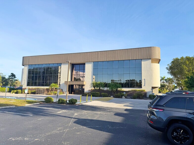 More Photos Of 8191 College Pky, Fort Myers Office For Lease