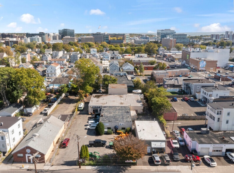 More Photos Of 15 Virgil St, Stamford Freestanding For Sale