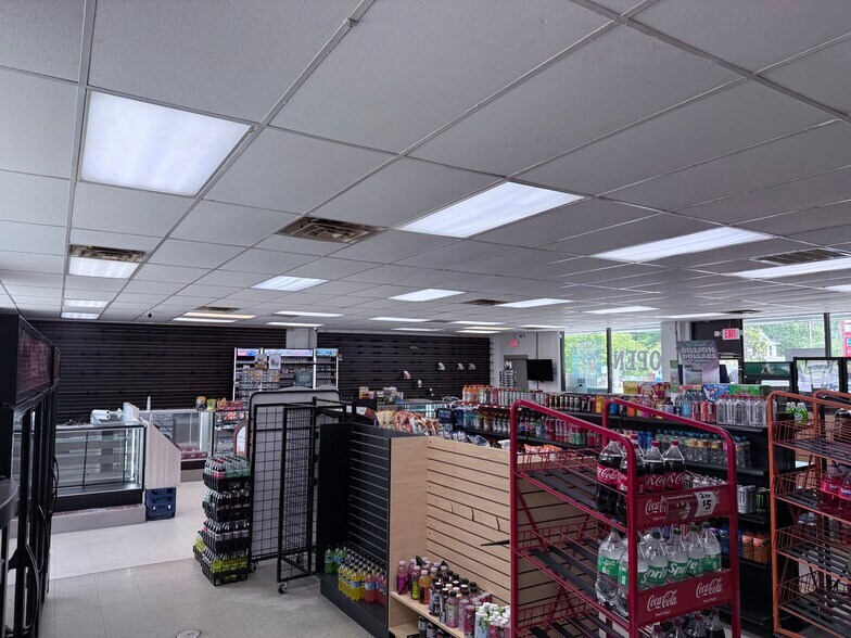 More Photos Of 6861 S Highland Blvd, Grifton General Retail For Lease