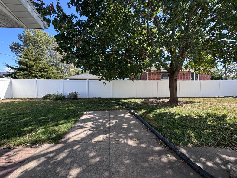 More Photos Of 1415 4th St, Fulton Storefront Retail Residential For Sale