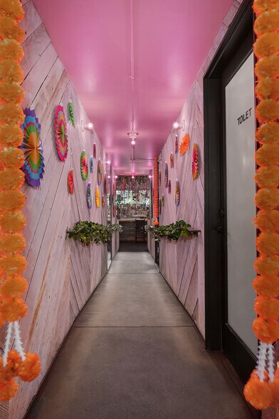 More Photos Of 5239 Ballard Ave, Seattle Storefront For Sale