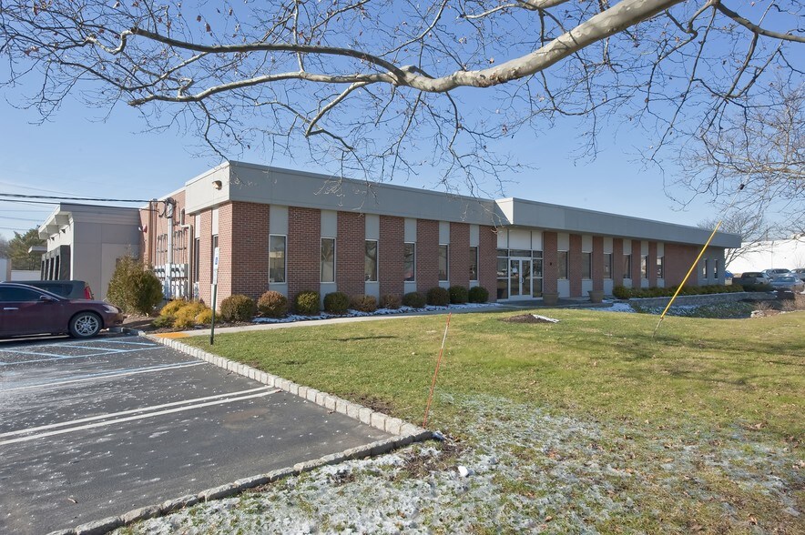 More Photos Of 10 Fadem Rd, Springfield Warehouse For Lease