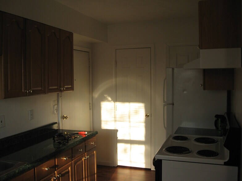 More Photos Of 2648 4th Ave, Huntington Apartments For Sale