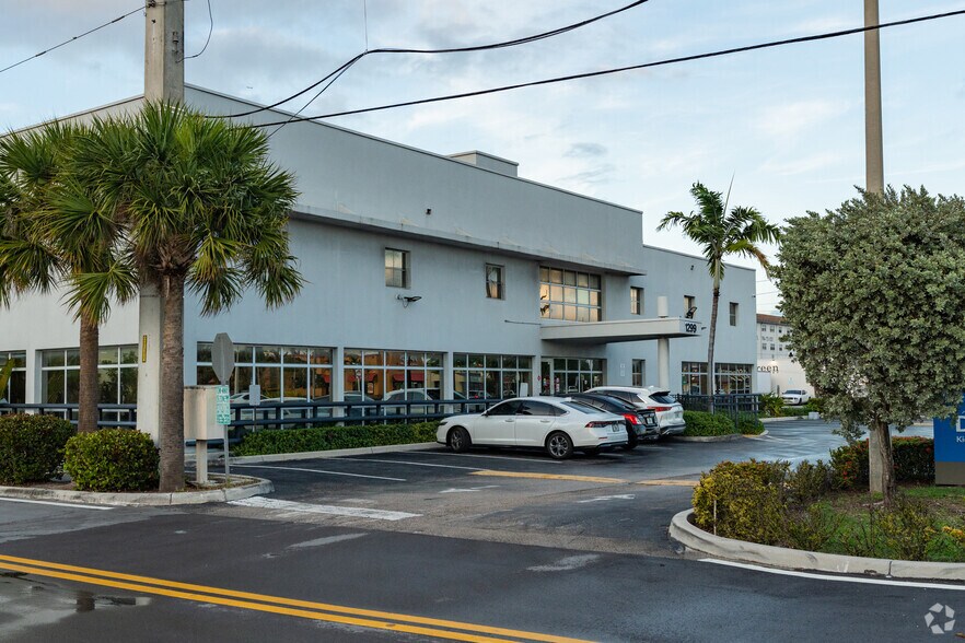 More Photos Of 1299 E Commercial Blvd, Oakland Park Medical For Lease