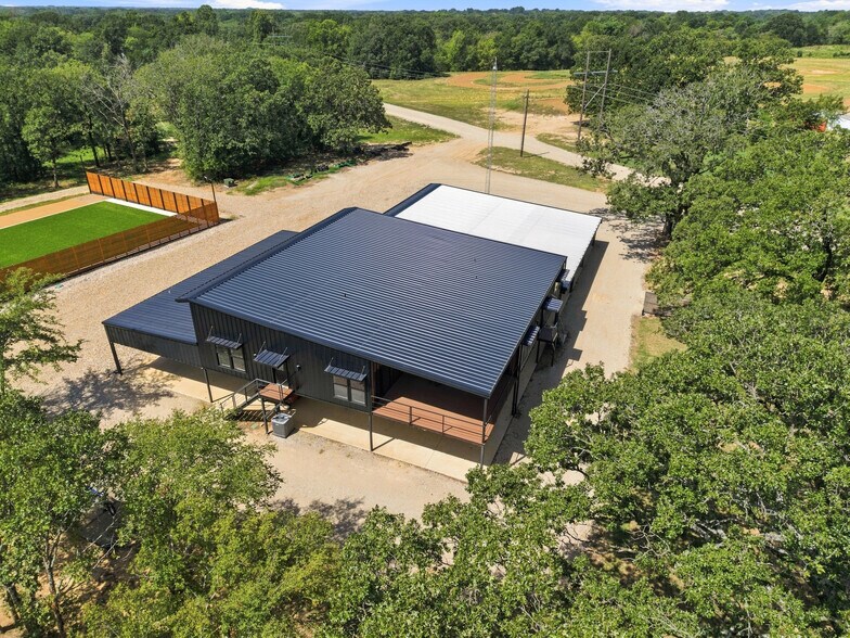 More Photos Of 397 VZ County Road 3611, Edgewood Sports And Entertainment For Sale
