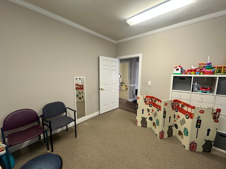 More Photos Of 2450 Atlanta Hwy, Cumming Office For Sale