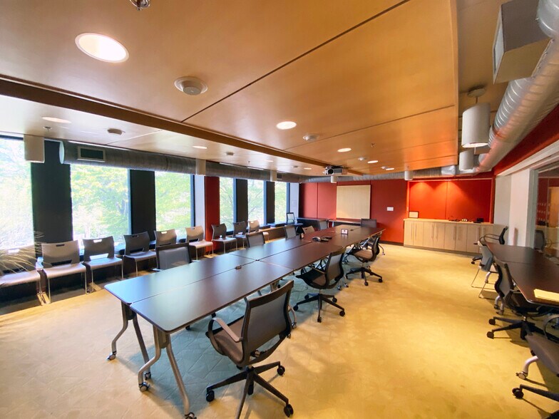 More Photos Of 1819 Peachtree Rd, Atlanta Medical For Lease