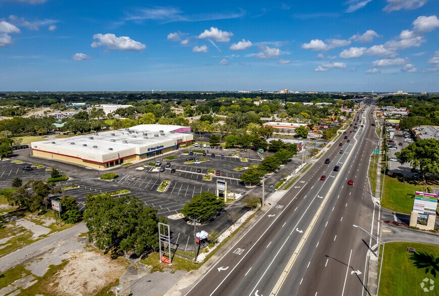 More Photos Of 3626 1st St W, Bradenton Restaurant For Lease