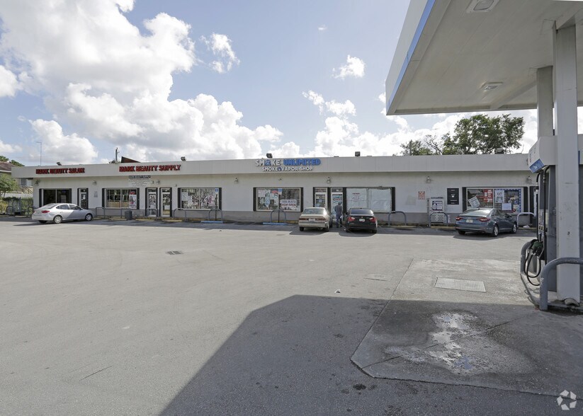 More Photos Of 881 W Palm Dr, Florida City General Retail For Lease