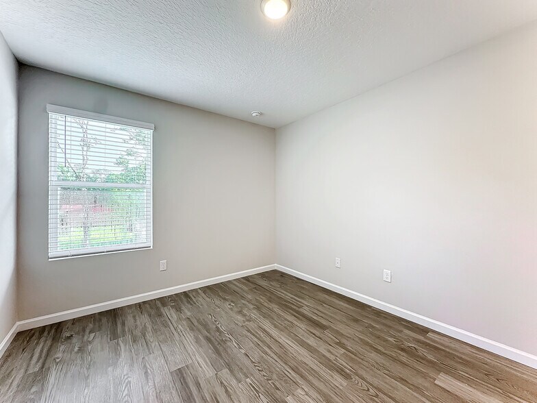 More Photos Of 6421 Breezy Oaks Way, Jacksonville Apartments For Sale