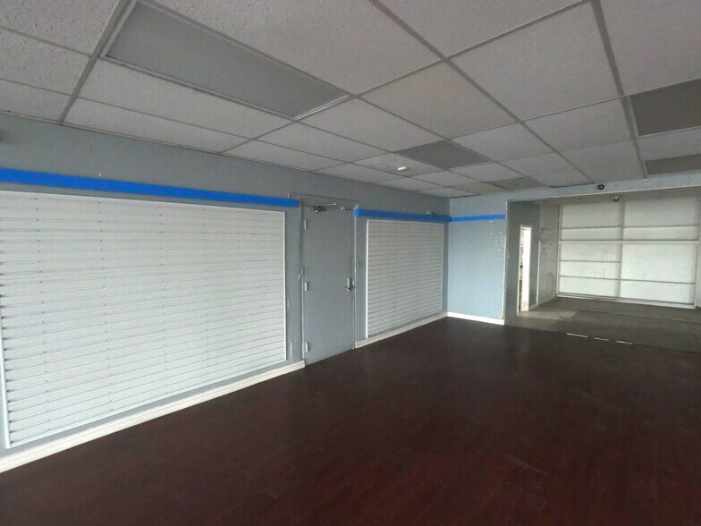 More Photos Of 2101 Pacific Ave, Long Beach Storefront For Lease