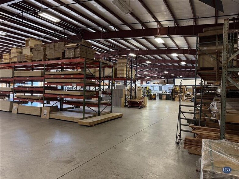 More Photos Of 620 Distribution Dr, Melbourne Warehouse For Lease