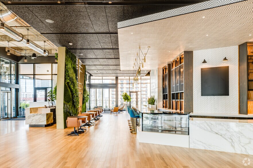 More Photos Of 405 Colorado St, Austin Office For Lease