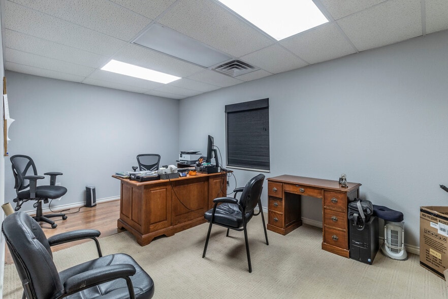 More Photos Of 9840 Jacksboro Hwy, Fort Worth Warehouse For Sale