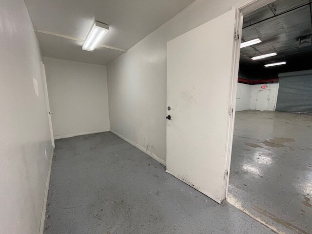 More Photos Of 5151 Procyon St, Las Vegas Warehouse For Lease
