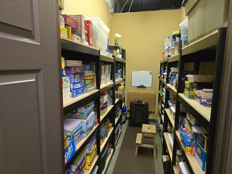 More Photos Of 5108 52 St, Red Deer Storefront Retail Office For Sale