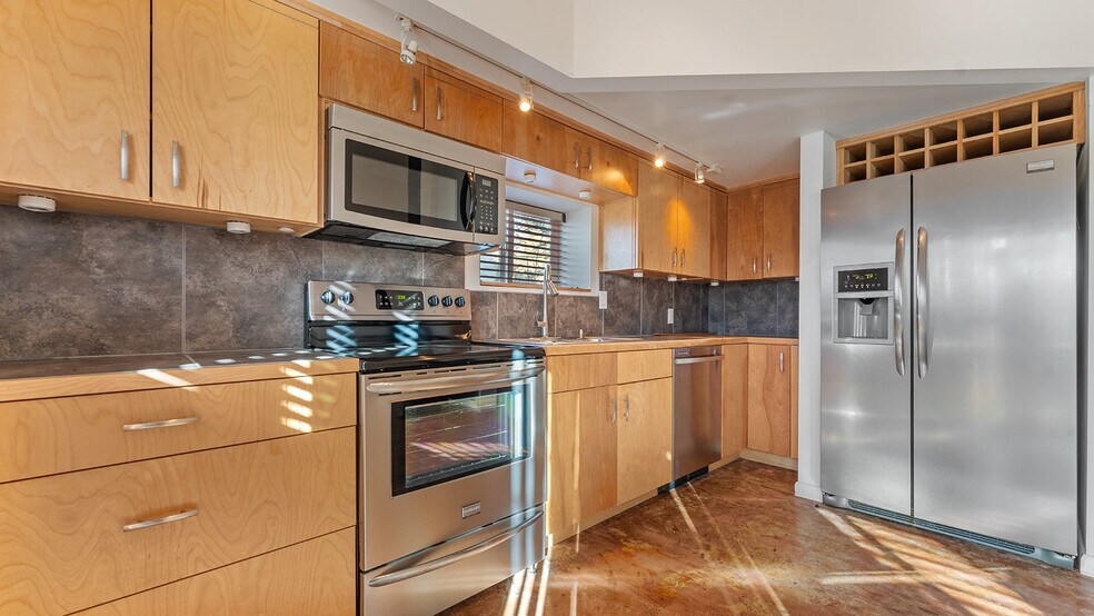 More Photos Of 1320 E Pump Station Rd, Fayetteville Light Manufacturing For Sale