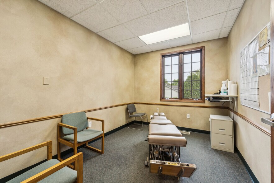 More Photos Of 952 S Park Ave, Fond Du Lac Medical For Sale