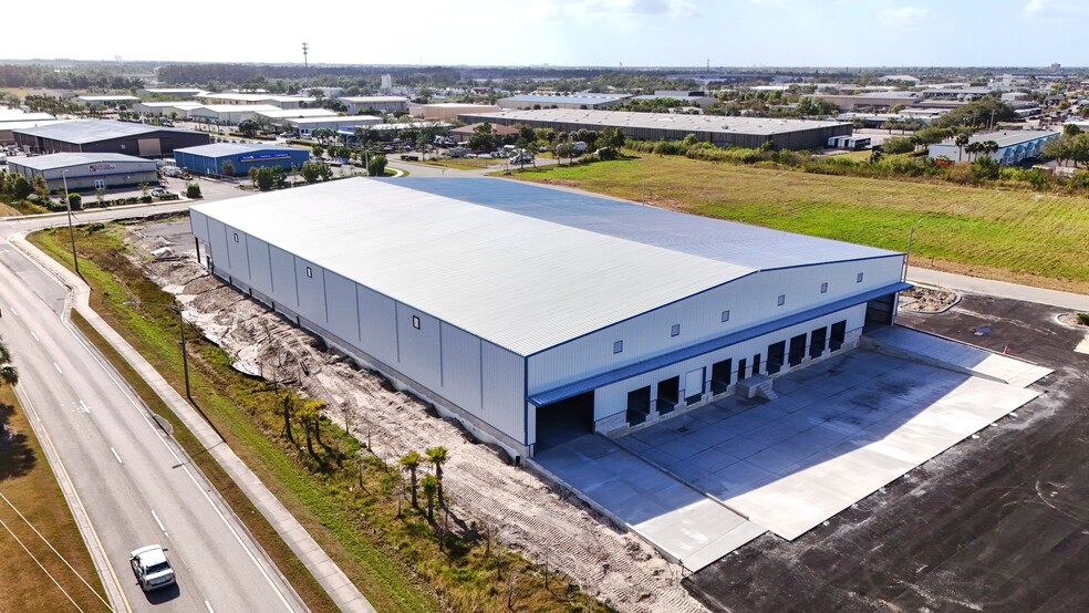 Primary Photo Of 3695 Ironbridge Blvd, Fort Myers Warehouse For Lease