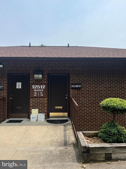 Primary Photo Of 12512 Lakeridge Dr, Woodbridge Medical For Sale