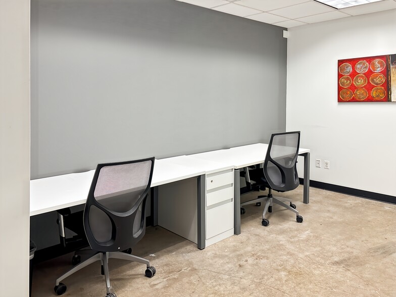 More Photos Of 5113 S Harper Ave, Chicago Coworking Space