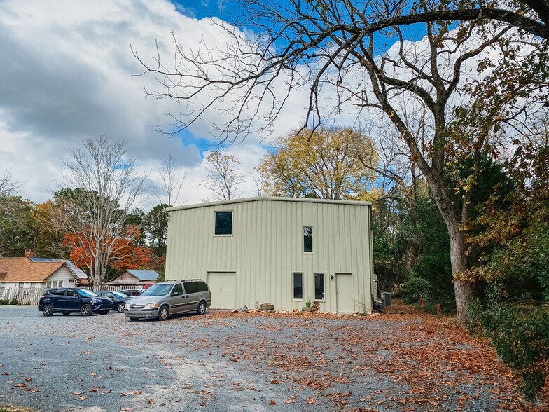 Primary Photo Of 133 W Vermont Ave, Southern Pines Office For Lease