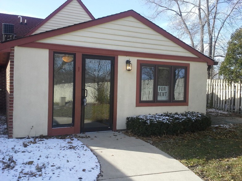 More Photos Of 305 S Route 83, Grayslake General Retail For Sale