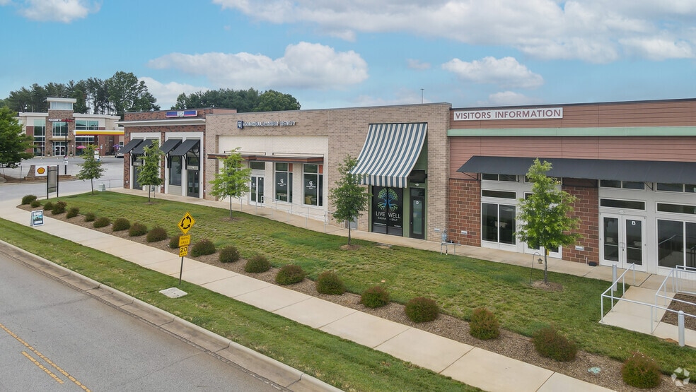 More Photos Of 129 Mecklynn Rd, Mooresville General Retail For Lease